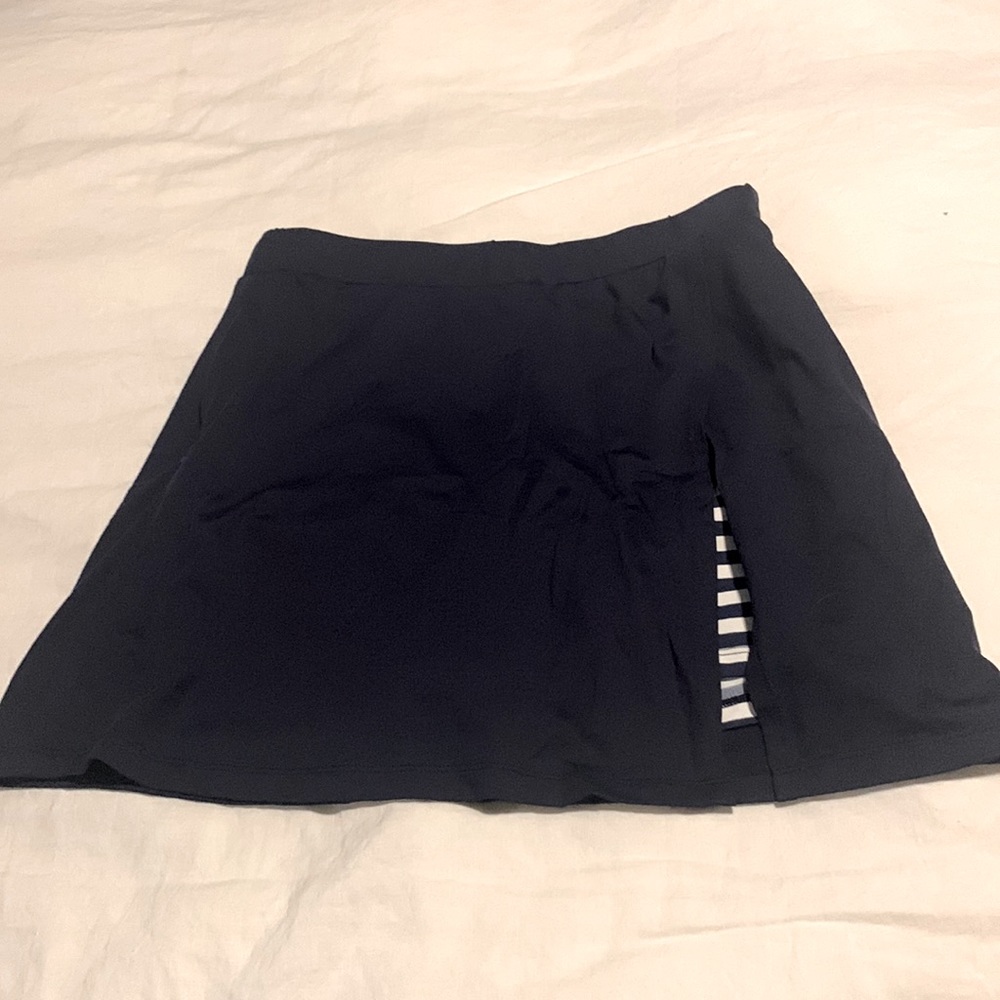 J. McLaughlin navy blue skort, shorts part is navy and white. Size small